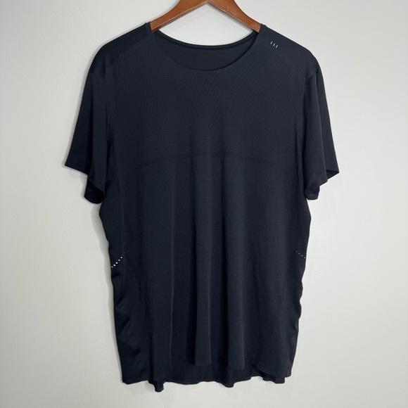 Lululemon Men's Black Lightweight Short Sleeve Athletic Running Workout Shirt - Picture 1 of 6